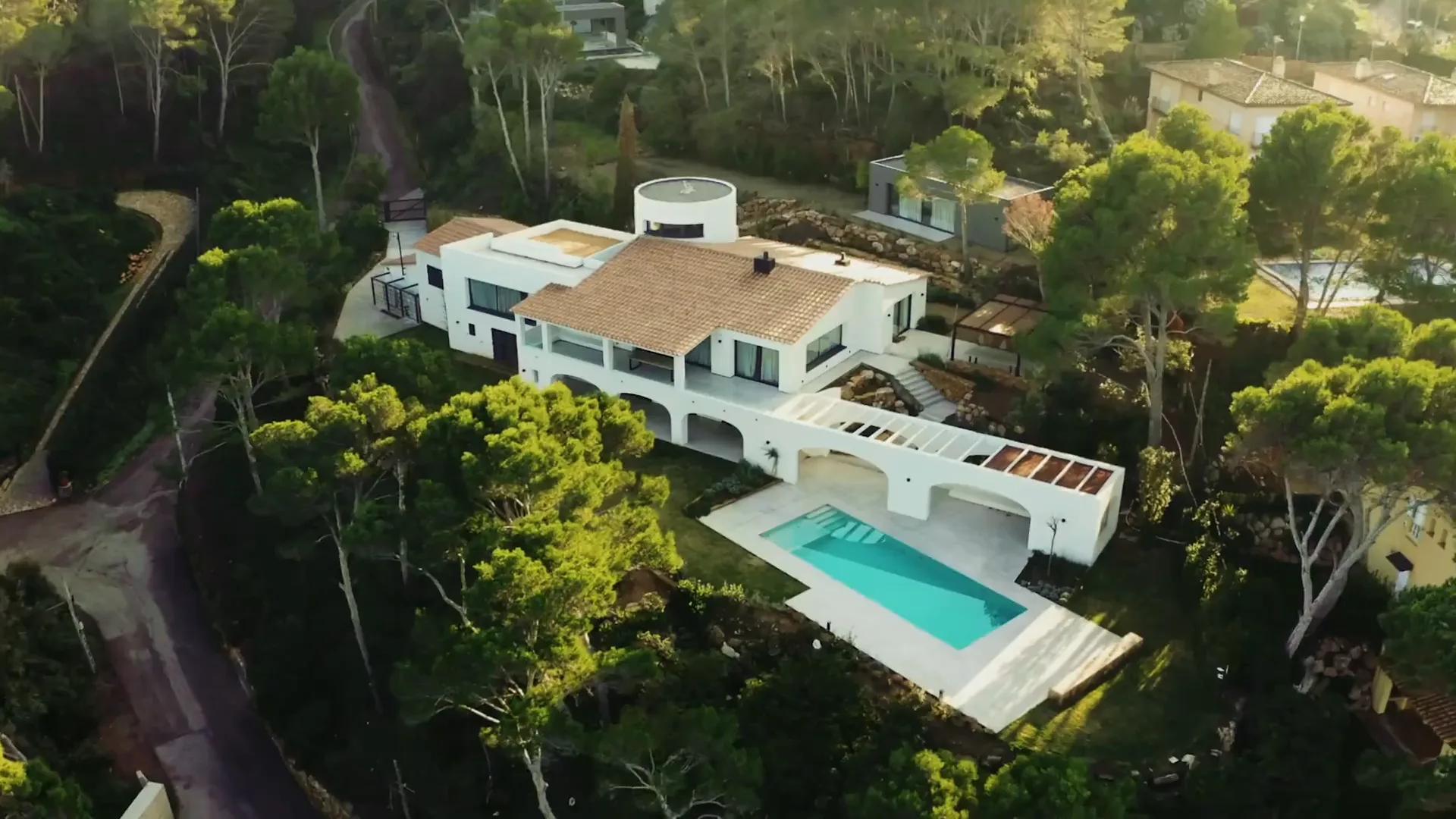 Villa frente al mar grabada con dron en la Costa Brava, Catalunya
